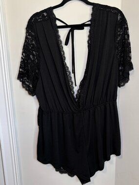 Women's Size 5XL Shein Black Lace Low V-Neck Romper